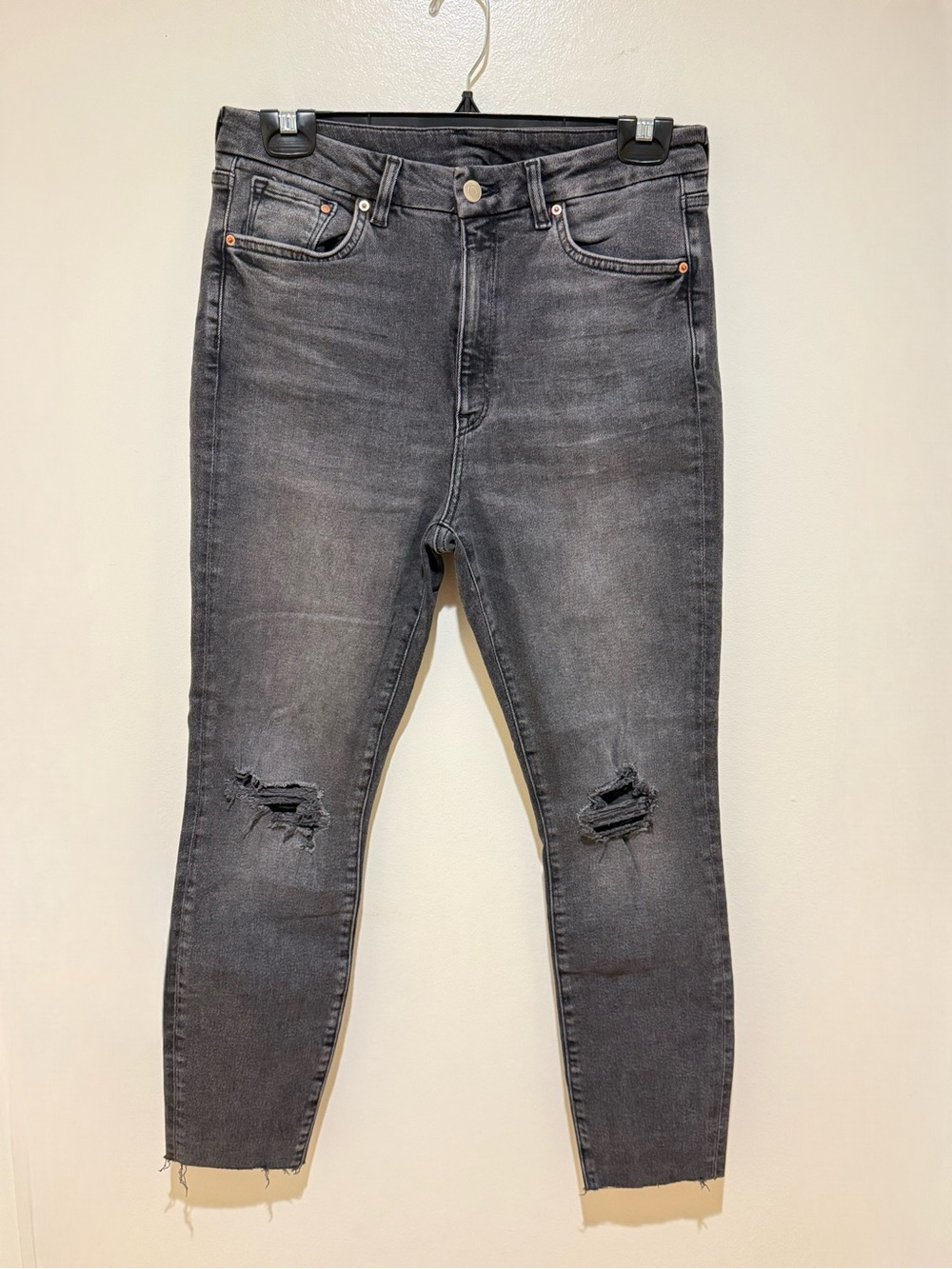 Women’s Washed Black Distressed Skinny Jeans size 10R